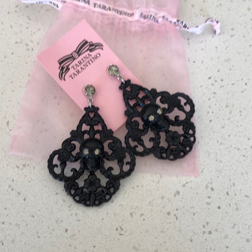 Trauma Tarantino Skull Earrings